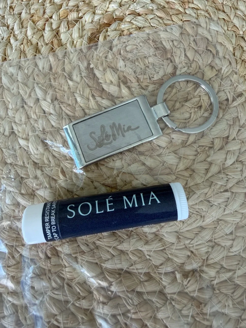 NEW Silver pleated Keychain & SPF 15 vanilla flavor Lip Balm Set